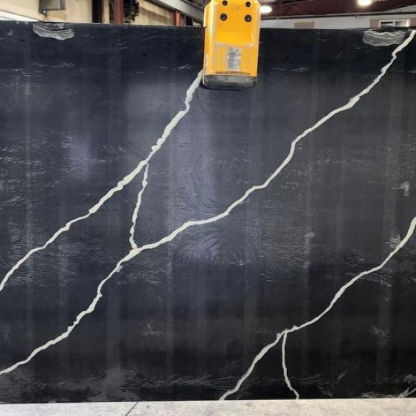 NERO MARQUINA