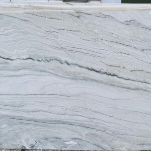 WHITE MACABUAS